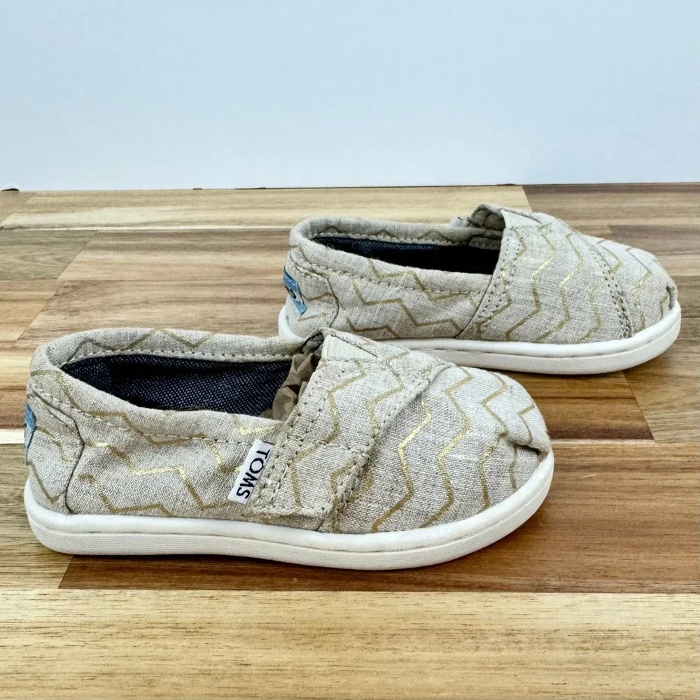TOMS Alpargata Kids Gold Chevron Slip On Shoes T5 Toddler Casual‎ Comfort